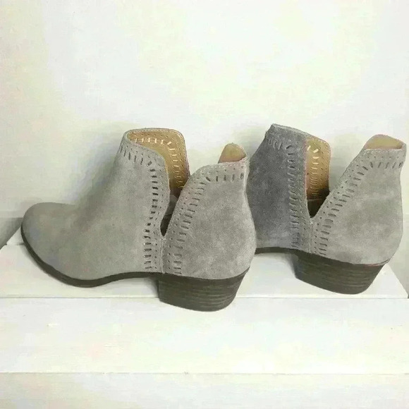 Lucky Brand Women’s Bustina Gray Laser Cut Ankle Booties Boots Size 9.5 M - Picture 9 of 13
